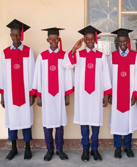 초등학교부터 고등학교 졸업까지, 아동 결연을 통해 세상으로 나가는 아이들