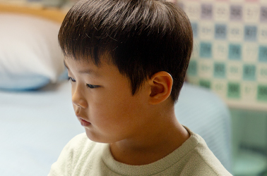 네 살 준이의 유일한 가족, 할머니