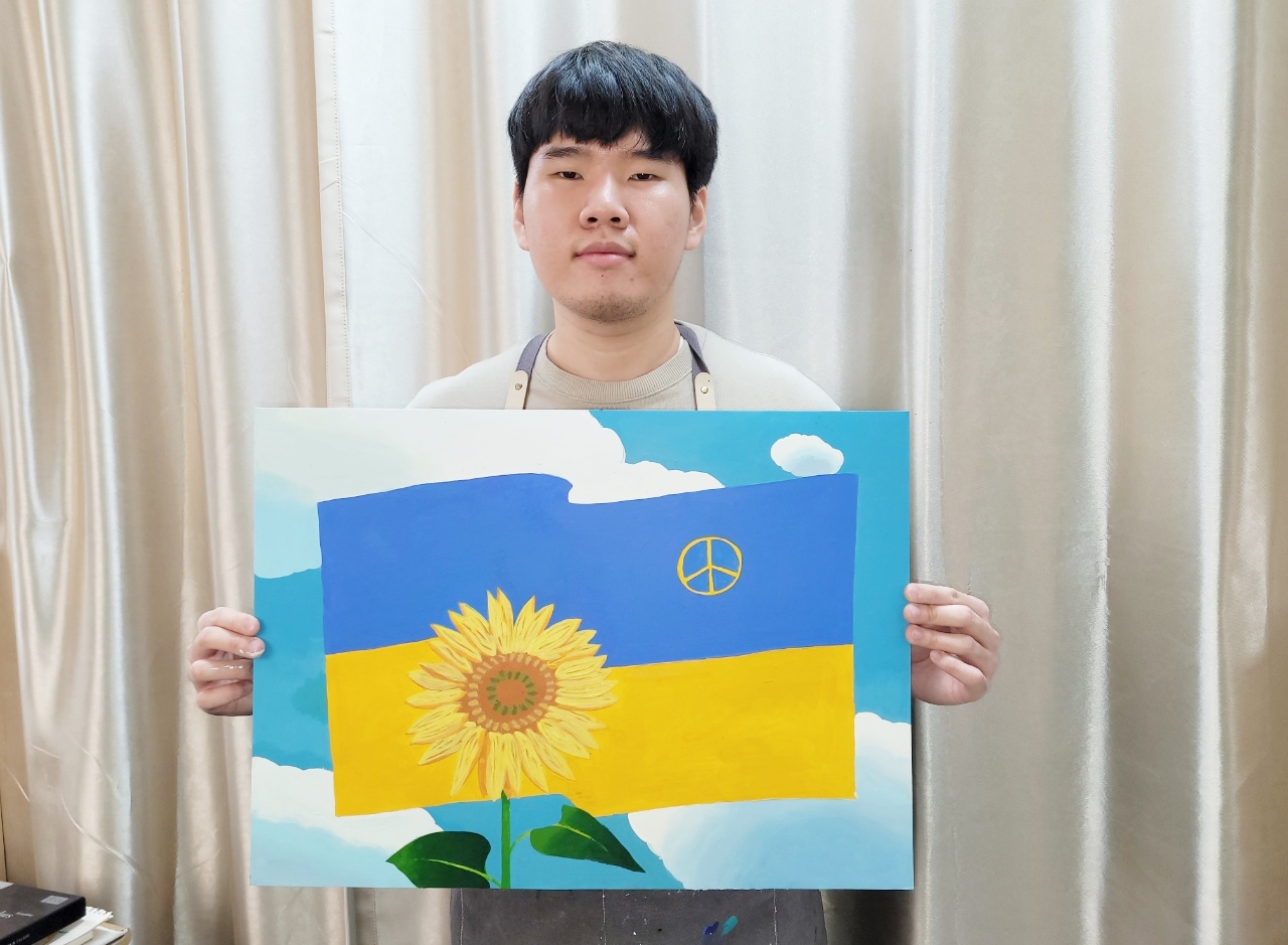 밀알복지재단 브릿지온 아르떼 소속 발달장애인 김승현 작가.jpg