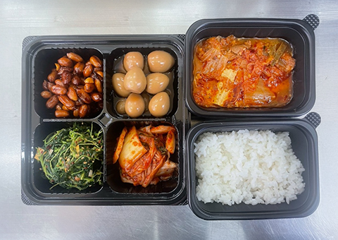 배고픈 어르신을 위한 안부 도시락