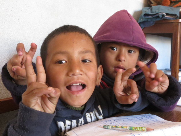 아시아 사업장 방문기 (2) - 네팔, 아름다운 히말라야 산과 최빈곤의 공존