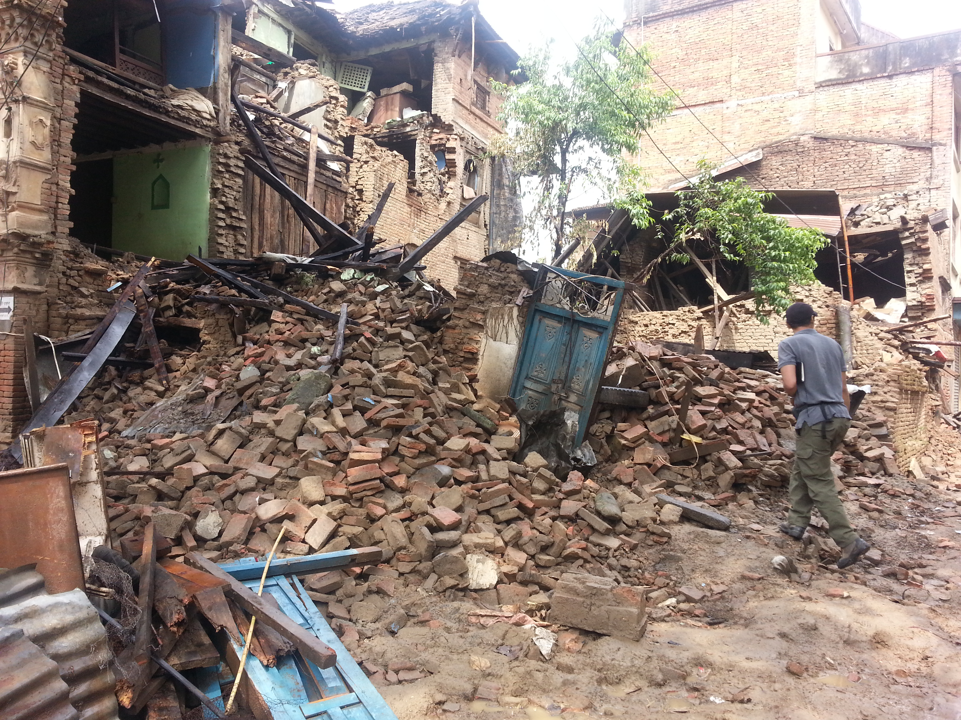 긴급구호팀이 전하는 네팔 대지진 현장 이야기