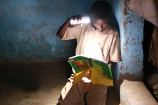 아프리카를 비추는 희망의 빛 “라이팅칠드런”